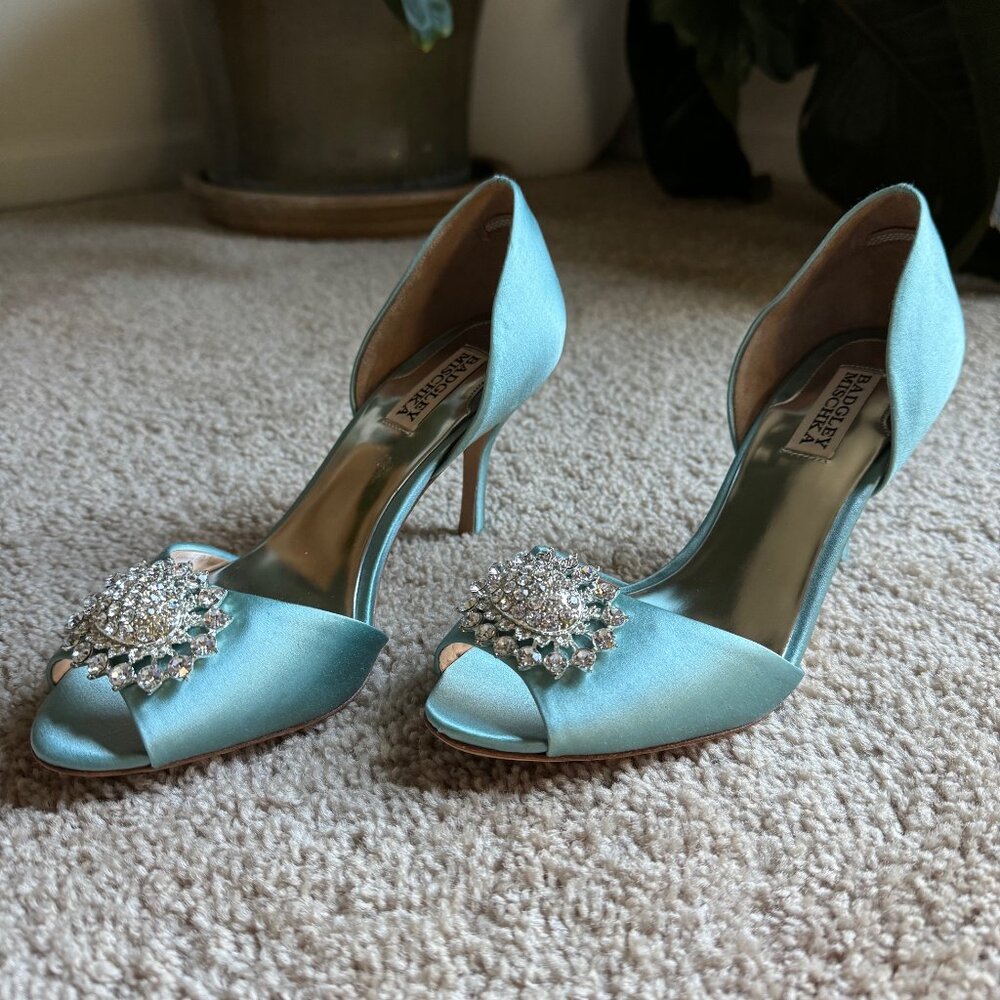 WOW. Badgley Mischka Pumps! Pristine Condition! Women's 9.5